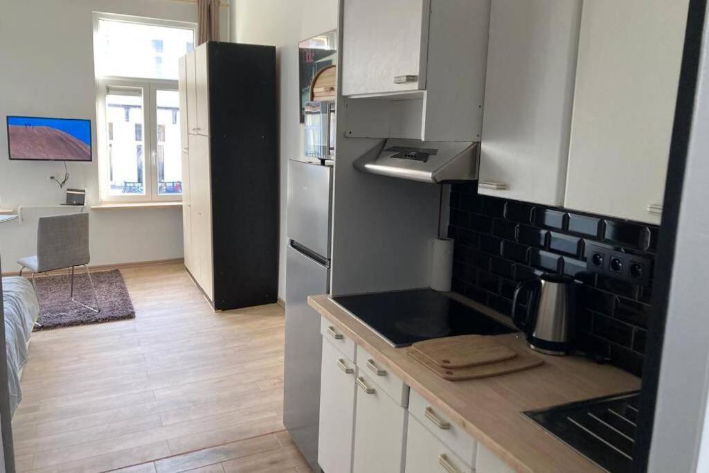 Appartement Magnifique Au 2ème étage, à Proximité De La Gare Du Midi!